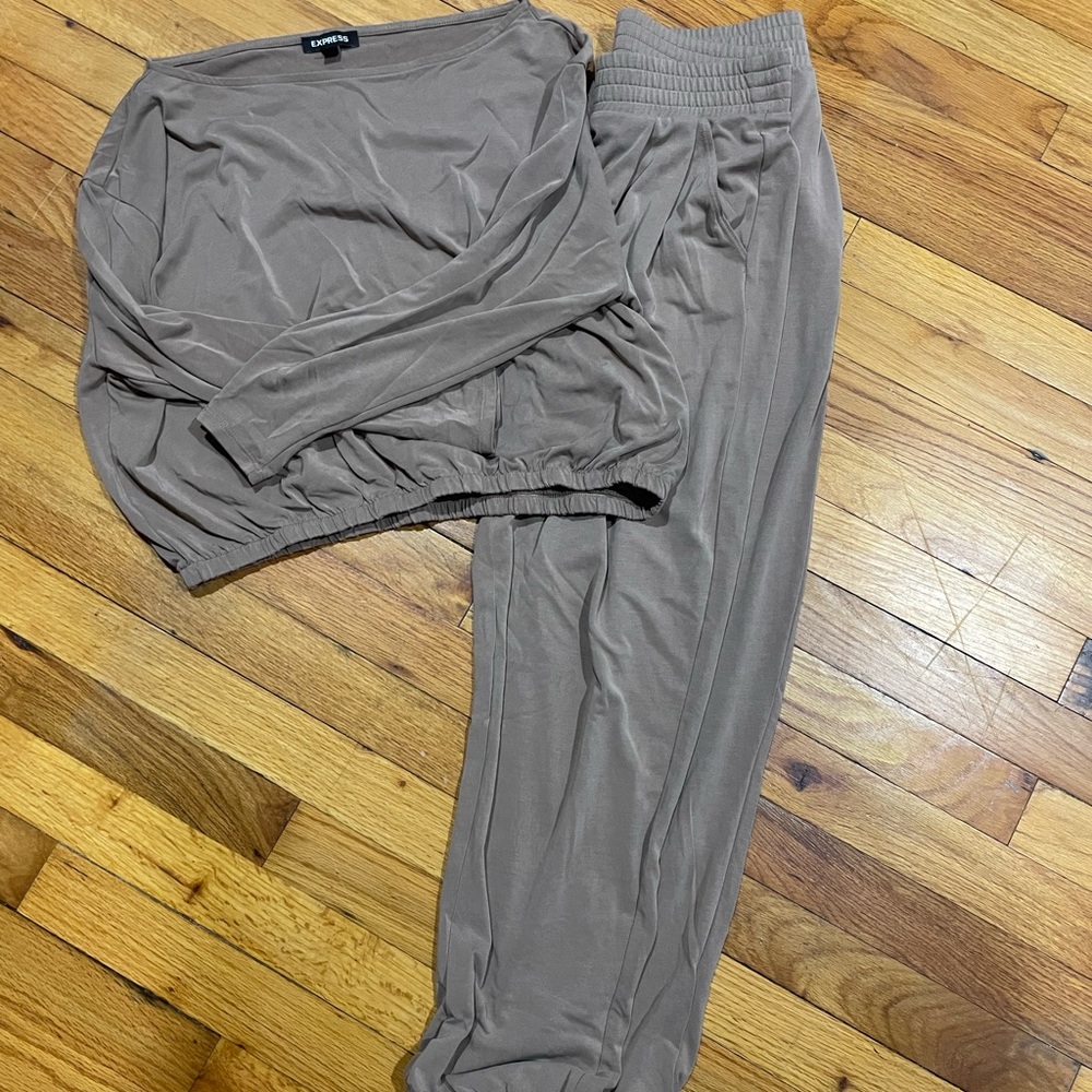 Express sweat suit